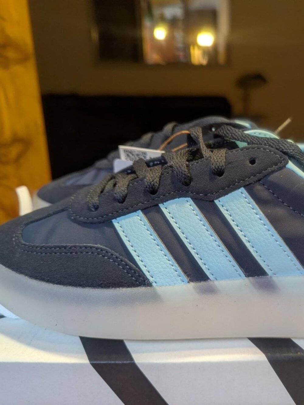 Adidas Barreda Decode J Football Blue Navy Kids 4 New in Box